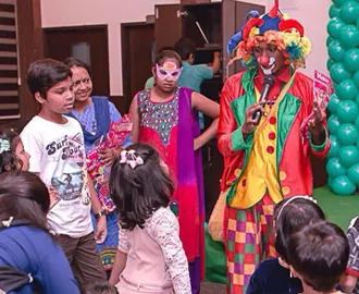 Clown-with-Games