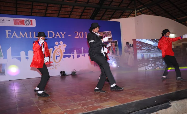 Dance-troupe