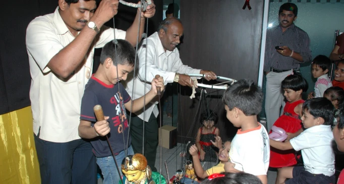 puppet-show