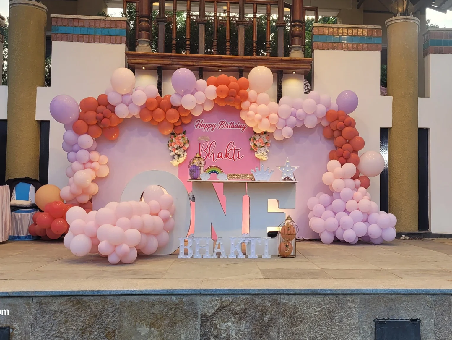 theme-decorations